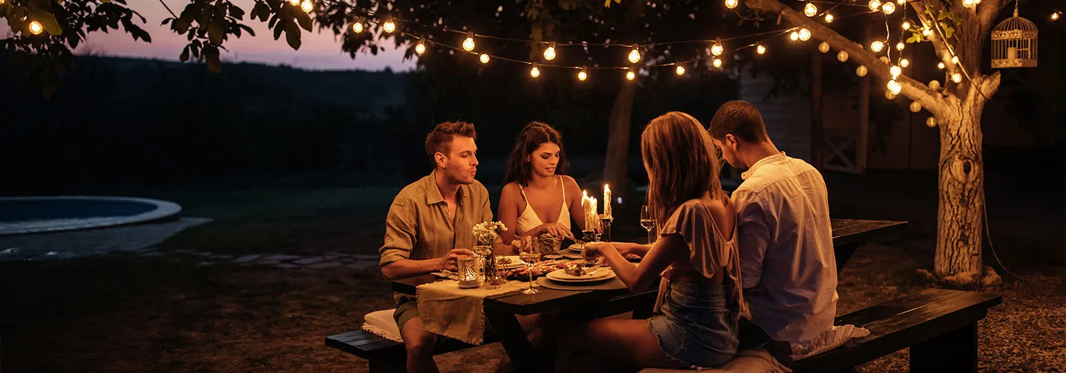 banner-the-ultimate-christmas-bucket-list-8-ideas-for-holiday-1